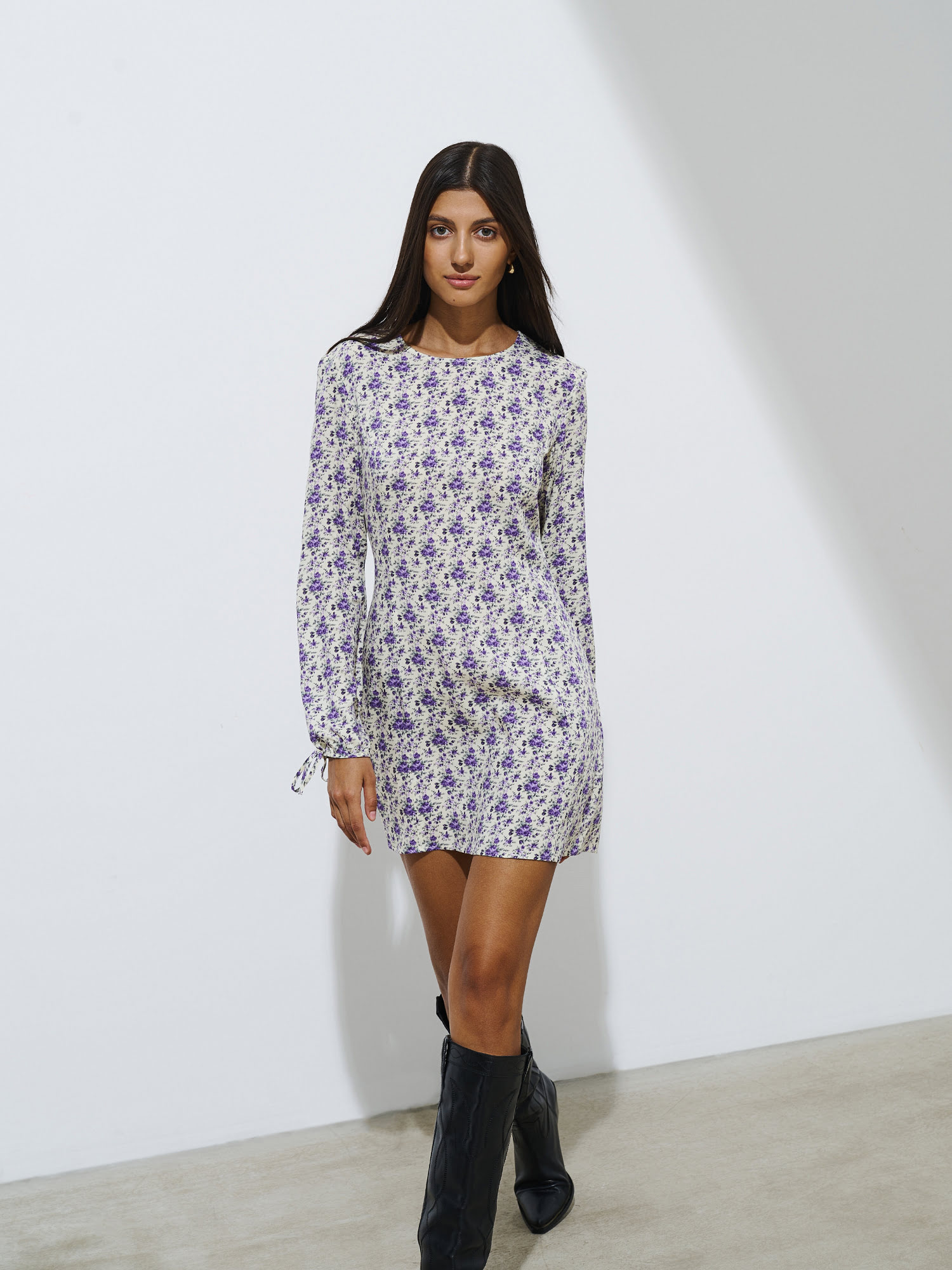 

Платье мини Lucy от Present & Simple, Фиолетовые цветы