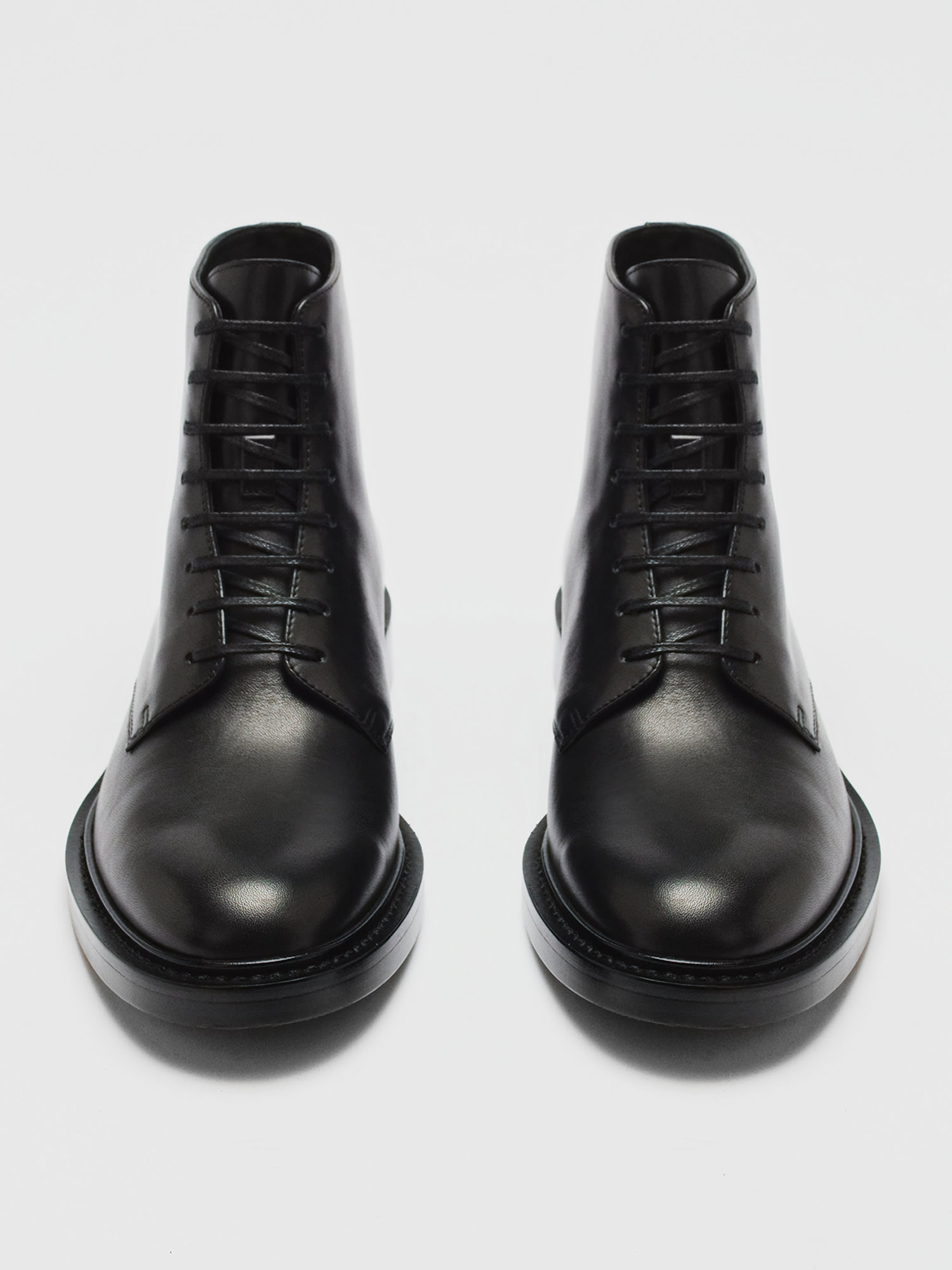 

Ботинки Day-to-day на шнуровке от Present and Simple от Present & Simple, Черный